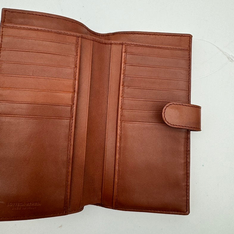 Bottega Veneta Brown Leather Woven Clutch Wristlet Medium.