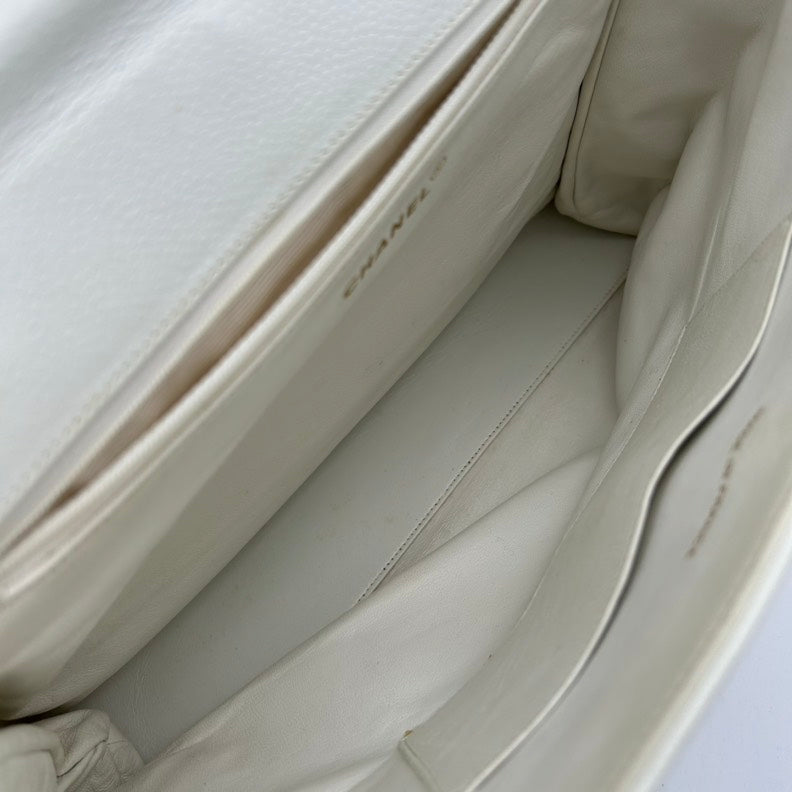 Chanel White Leather Shoulder Bag Medium Size.
