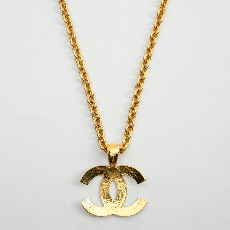 Chanel CC Gold Pendant Necklace 18 inches.